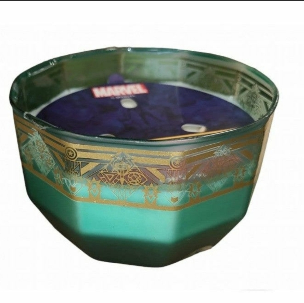 Disney Parks Marvel Cederwood Scented 3 Wick Candle Decorative Glass Holder NEW - Picture 3 of 4